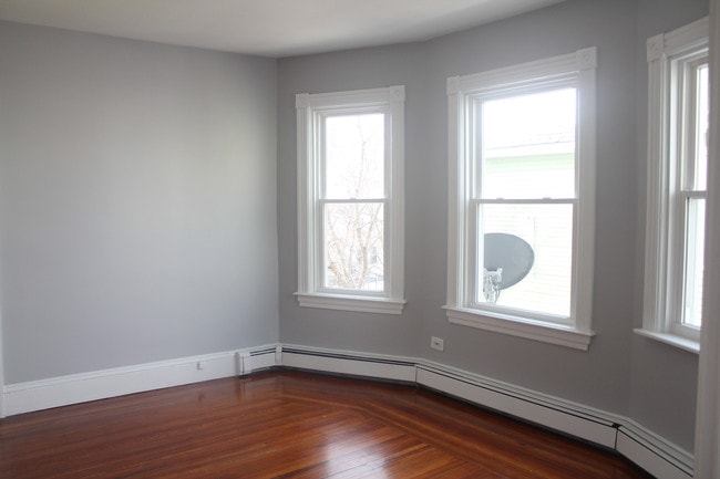 Foto del edificio - 77 Englewood Ave