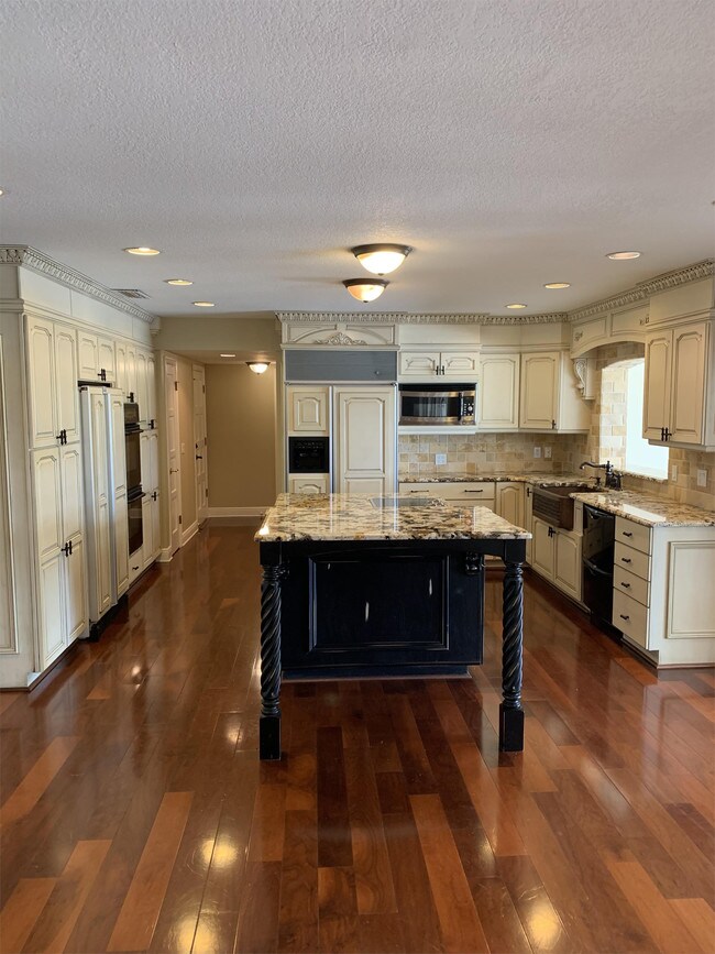 Building Photo - 6123 Tarawood Dr