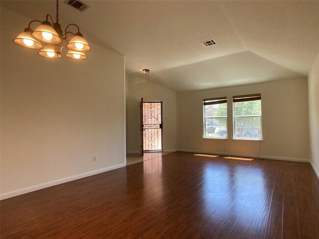 Foto del edificio - 2017 Rachel Ln