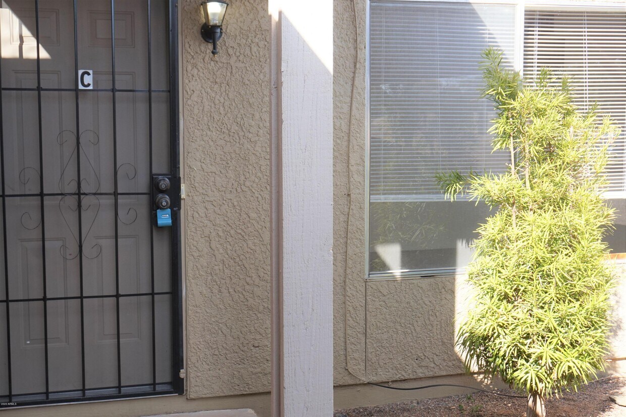 Primary Photo - 4301 Plaza Vista