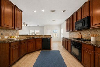 Building Photo - 21426 Venture Park Dr