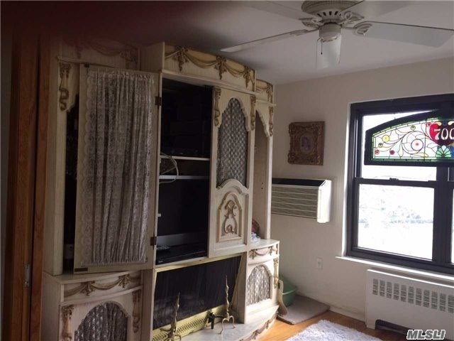 Building Photo - 2 Terrace Cir