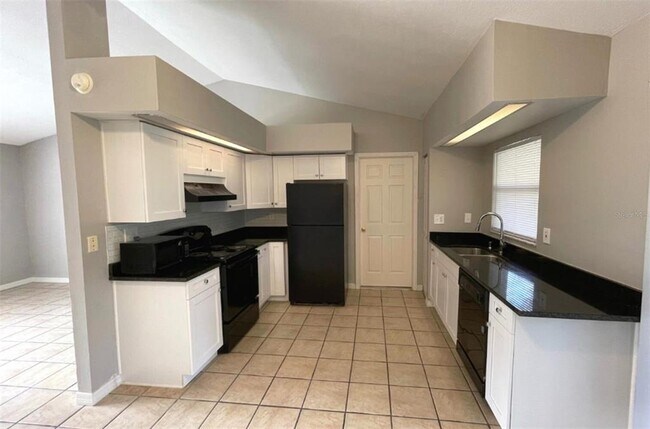 Building Photo - 305 Mormanno Way