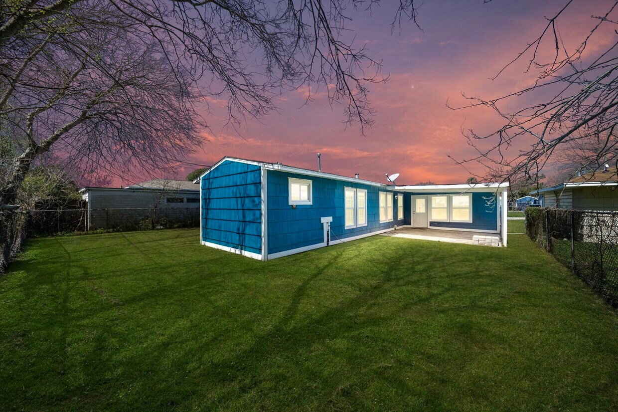 Foto principal - 105 Pompano Ave