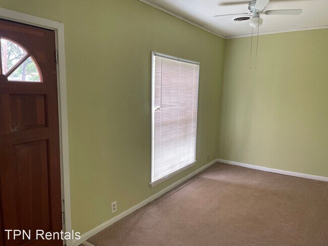 Building Photo - 3 br, 1 bath House - 243 Washington St