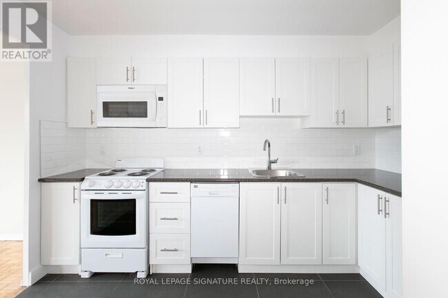 Photo du bâtiment - 6200 Bathurst St