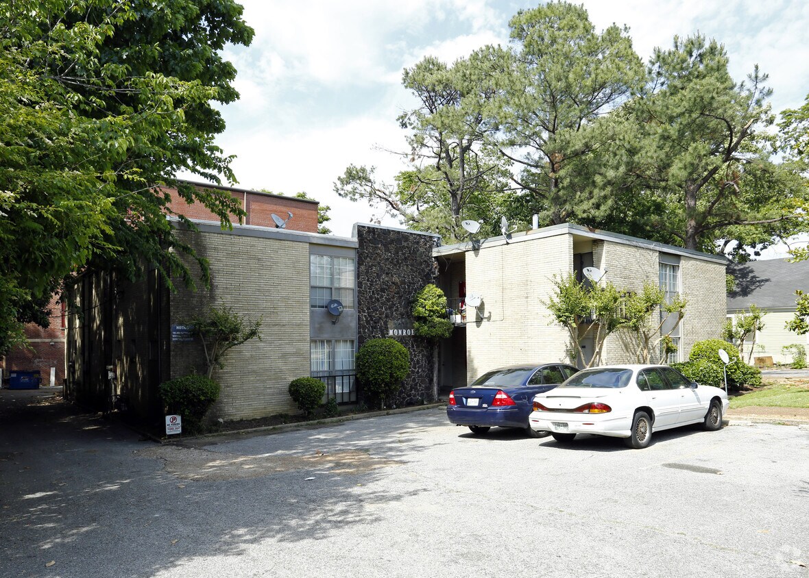 The Courtyard Monroe Flats 1490 Monroe Ave Memphis, TN Apartments