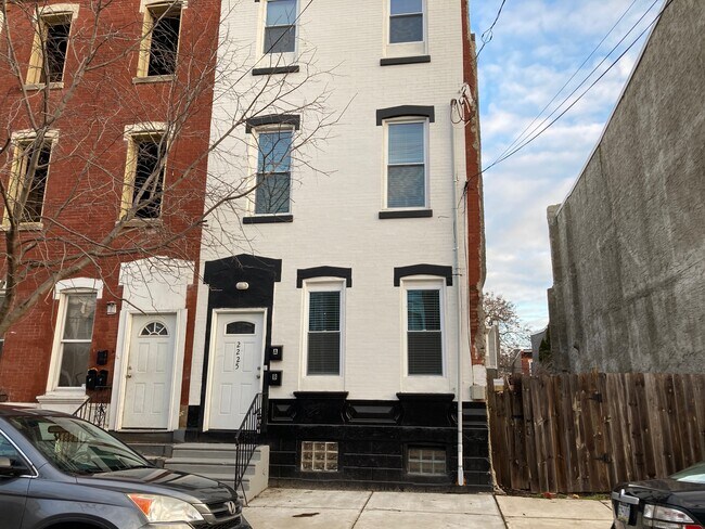 Foto del edificio - 2225 W Thompson St