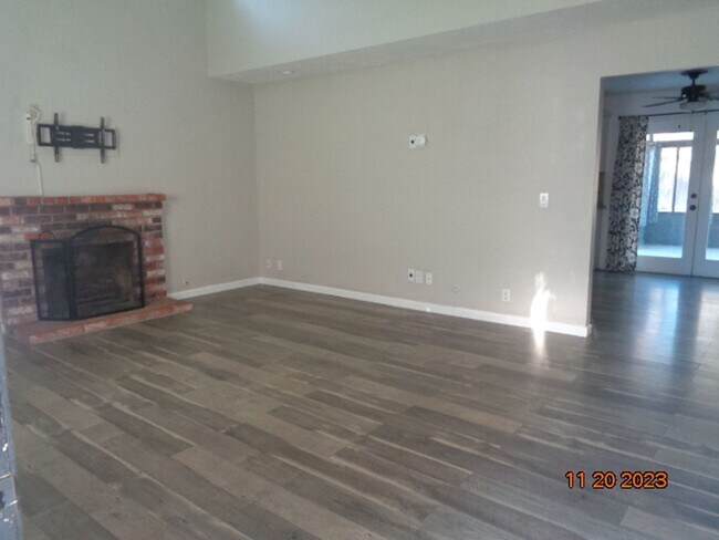 Foto del edificio - 720 Devonshire Ct