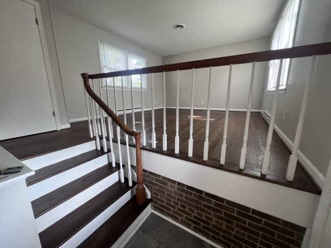 Living Room - 1814 Glenoaks Dr