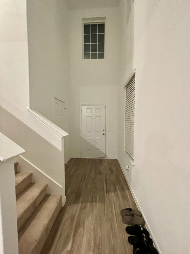 Front entrance - 7314 Madison Commons Ln