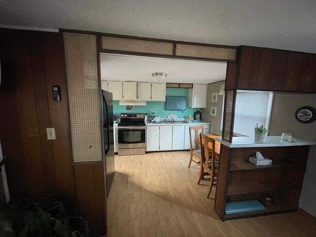Building Photo - 120 Stocks Dr
