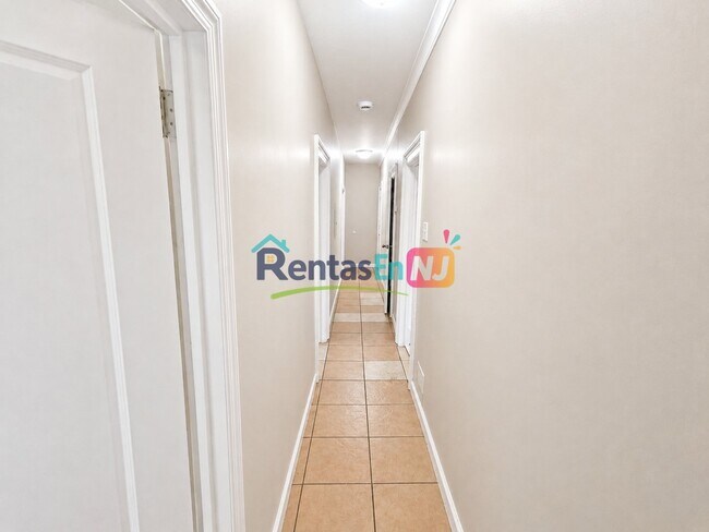 Foto del edificio - 316 Mt Prospect Ave
