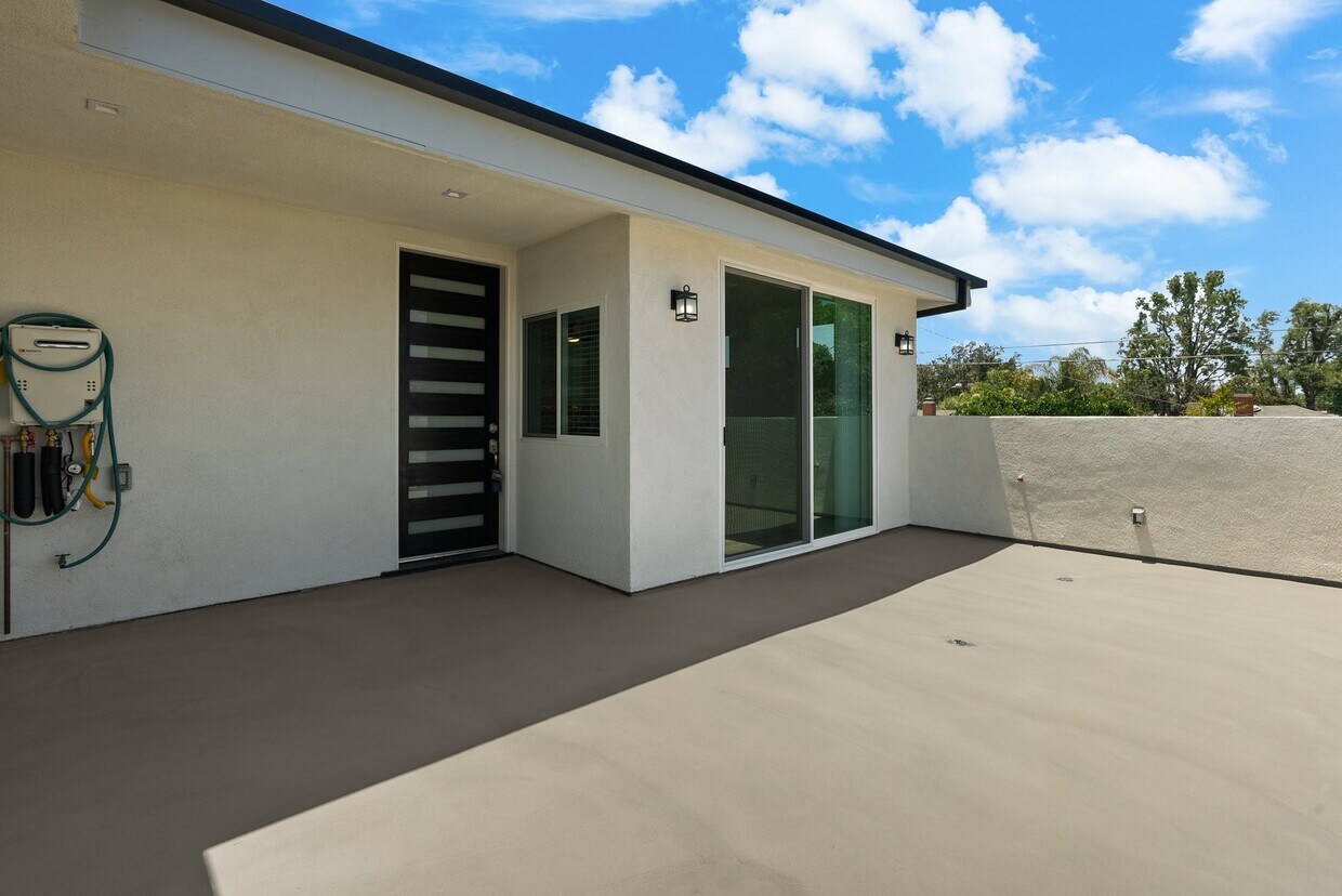 Foto principal - 6053 Teesdale Ave