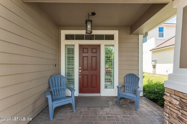 Foto del edificio - 328 Howland Drive