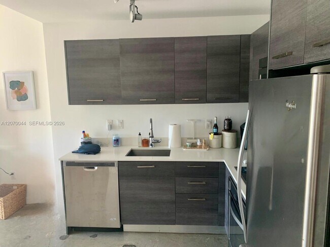 Foto del edificio - 151 SE 1st St