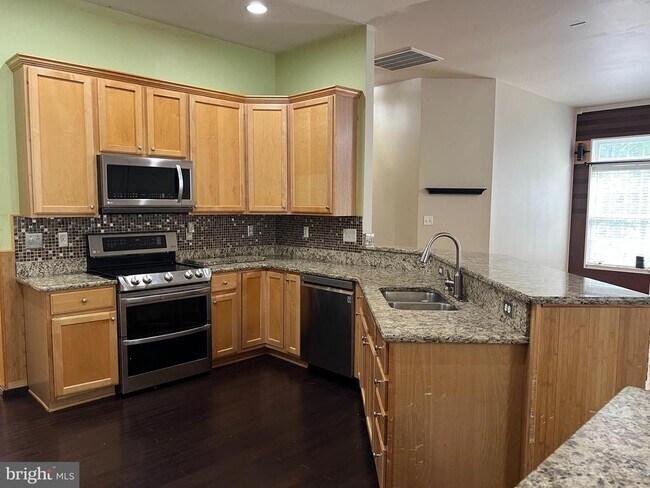 Building Photo - 26034 Ashcroft Dr