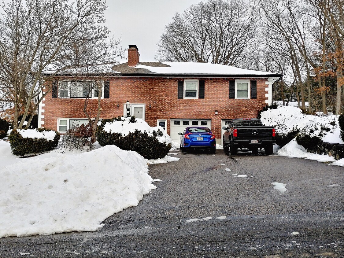 Primary Photo - 8 Woodchester Cir
