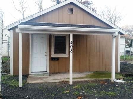 Primary Photo - SMALL ONE-LEVEL HOUSE