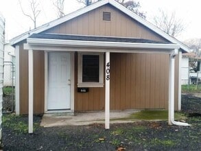 Building Photo - 408 Miller St