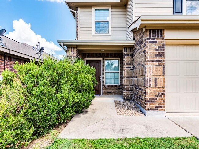 Building Photo - 6900 Crestone Rd