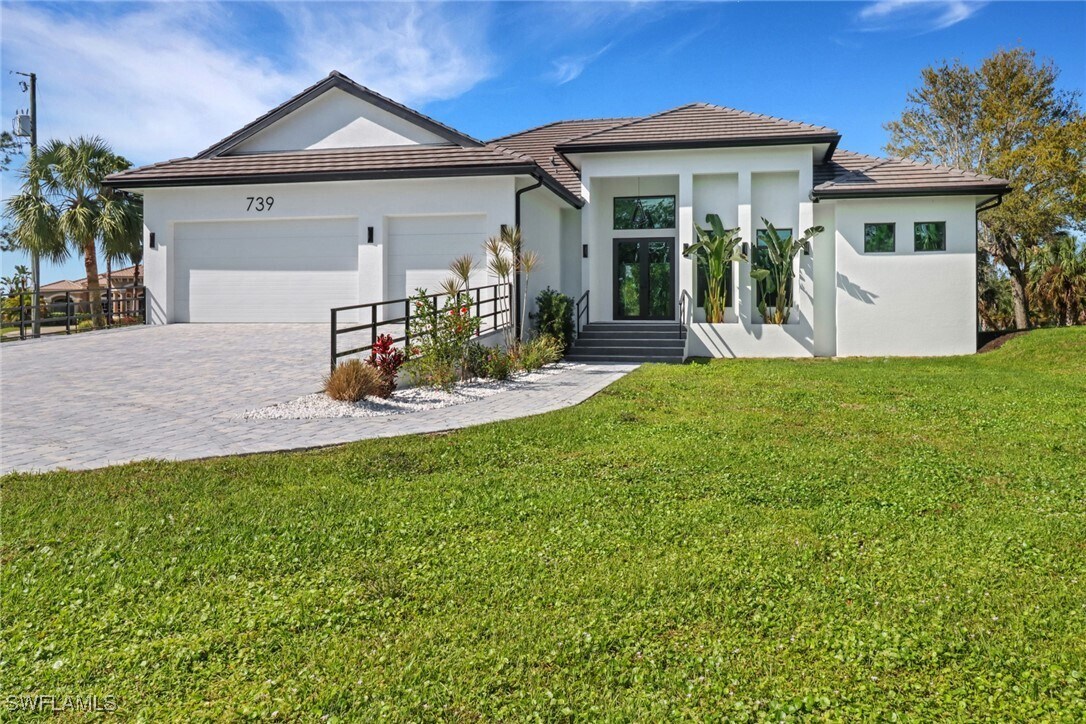 Foto principal - 739 23rd St SW