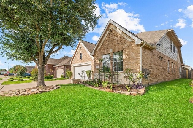 Building Photo - 8911 Cedar Mound Ln