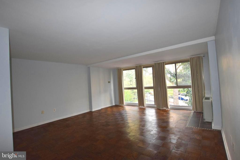Foto principal - 922 24th St NW