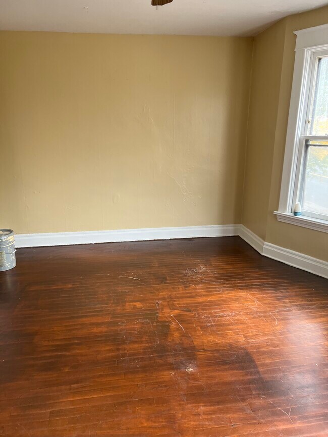 Building Photo - 771 7th St E