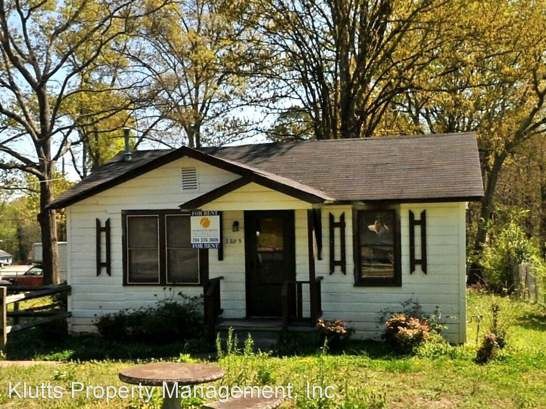 3205 Seymour Dr, Charlotte, NC 28208 House Rental in Charlotte, NC