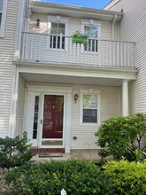 Building Photo - 402 Harvest Ln