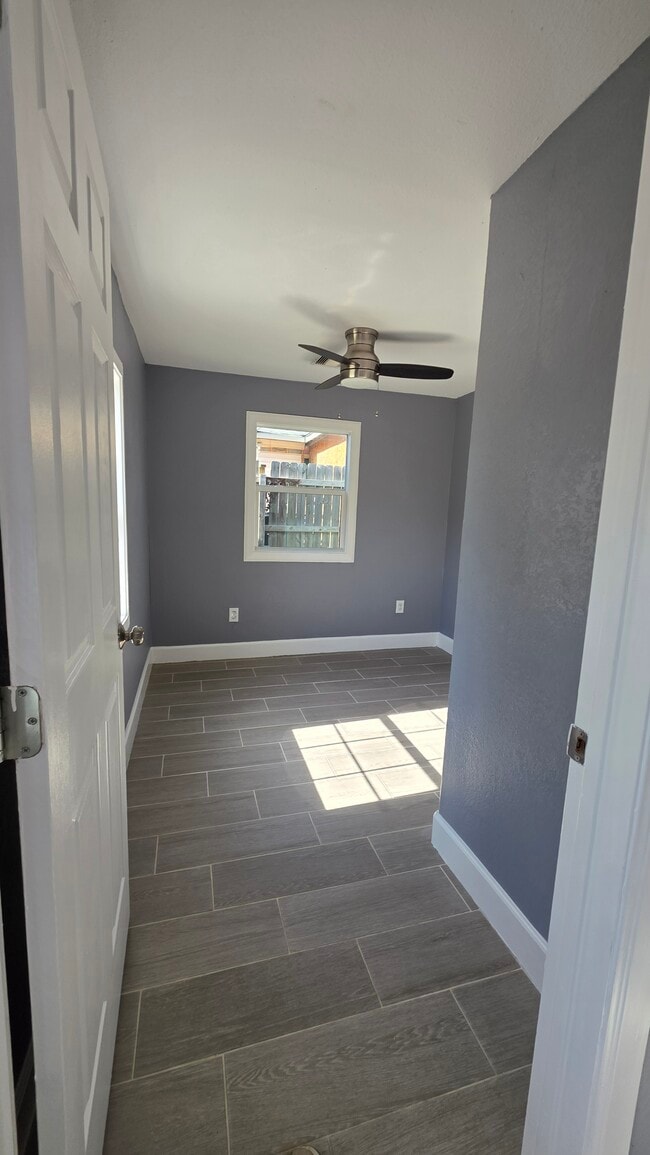 Building Photo - 9426 Sandra St