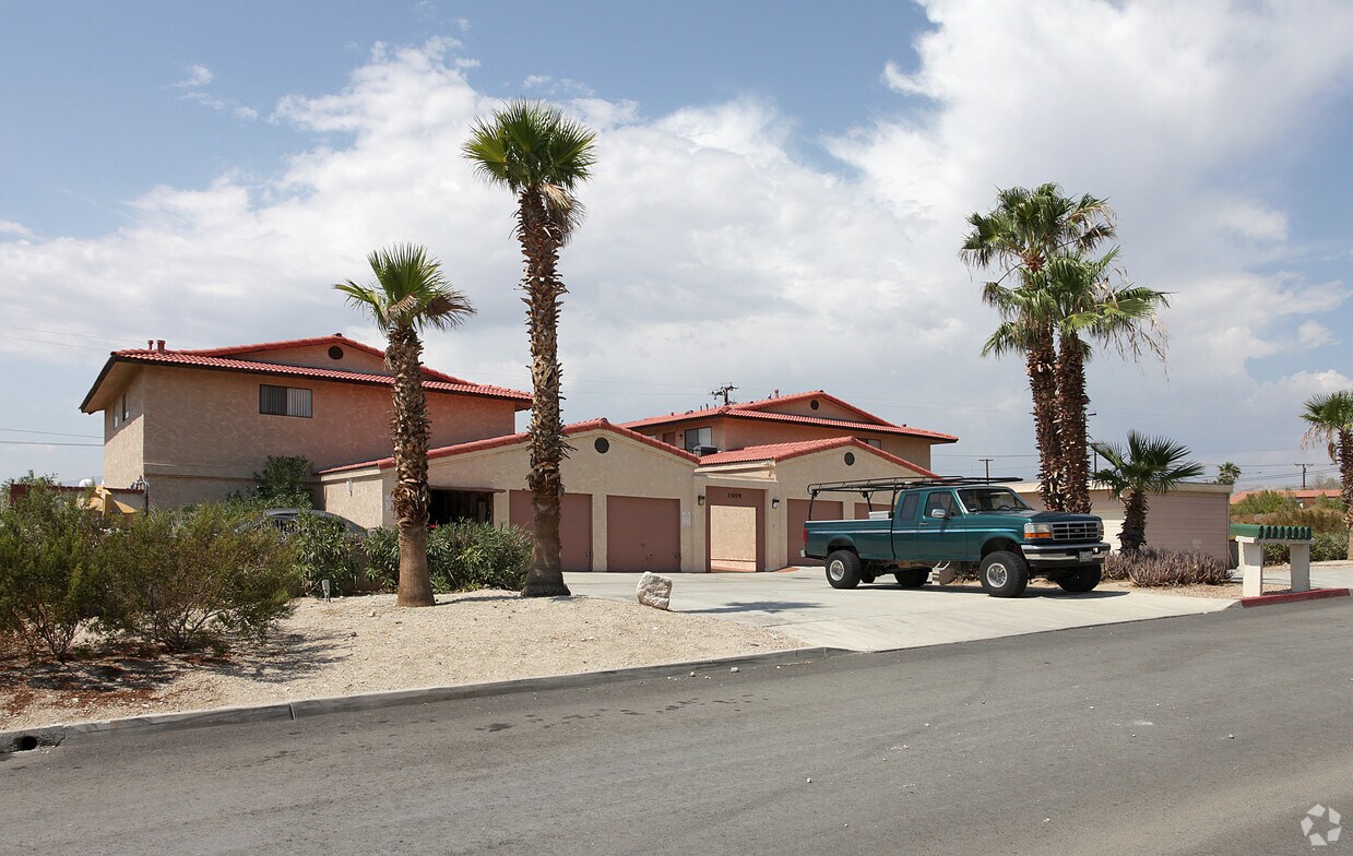 Primary Photo - Miracle Apartments