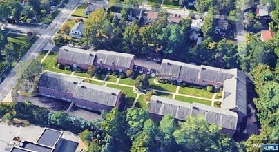 Building Photo - 522 N Maple Ave