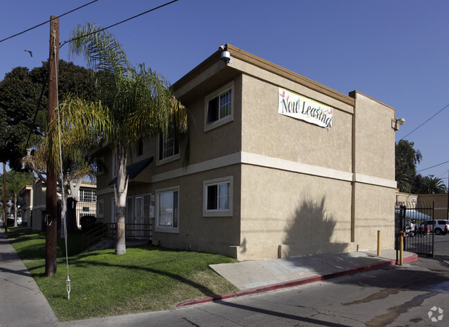 Building Photo - Park Crest Apartments