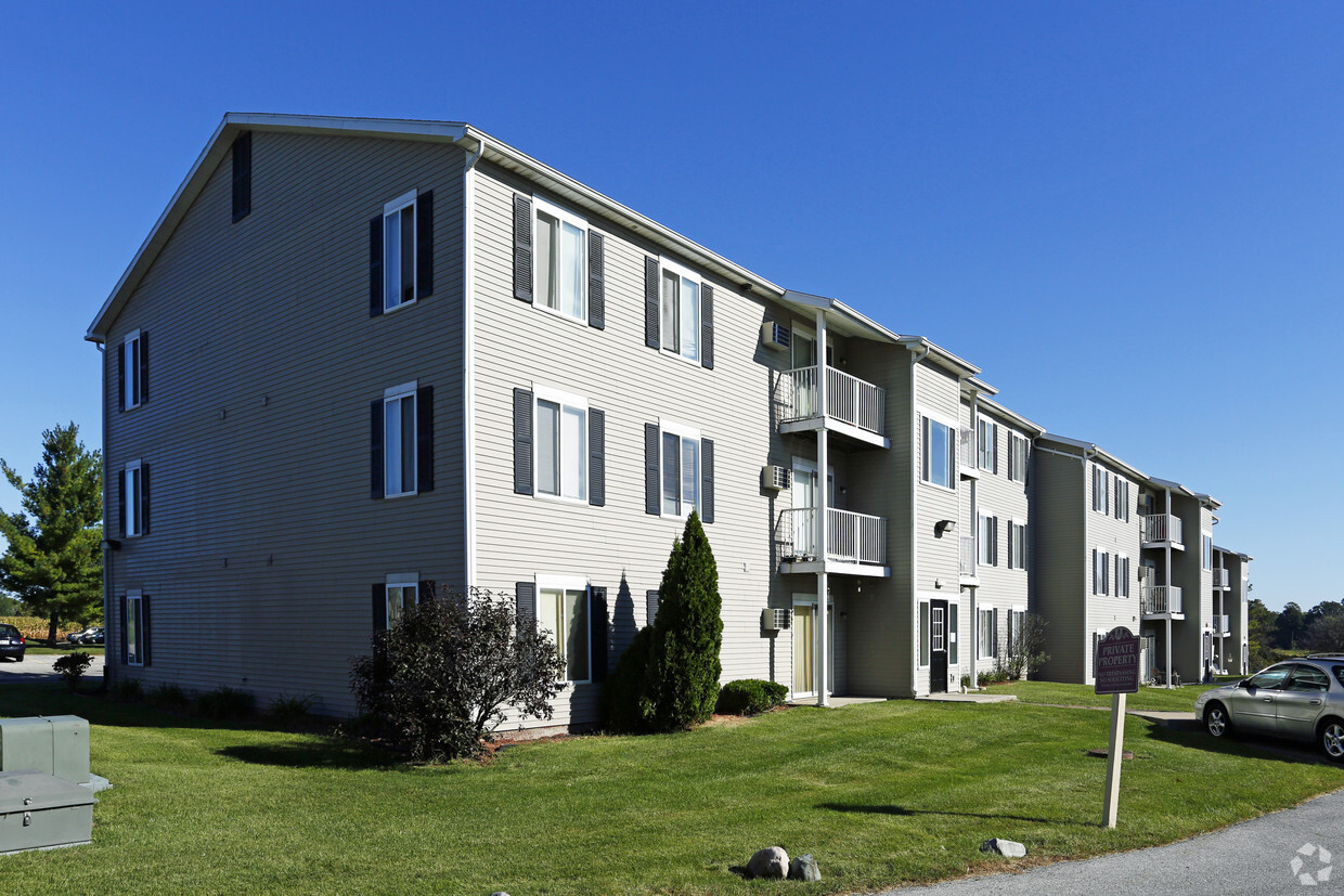 Primary Photo - Simonson Estates Apartments