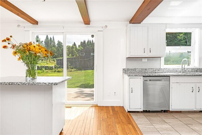 Building Photo - 214 Highland Rd