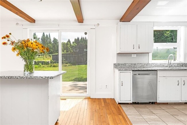 Foto del edificio - 214 Highland Rd