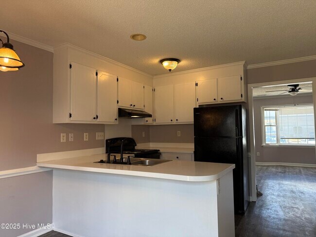Foto del edificio - 920 Spring Forest Rd