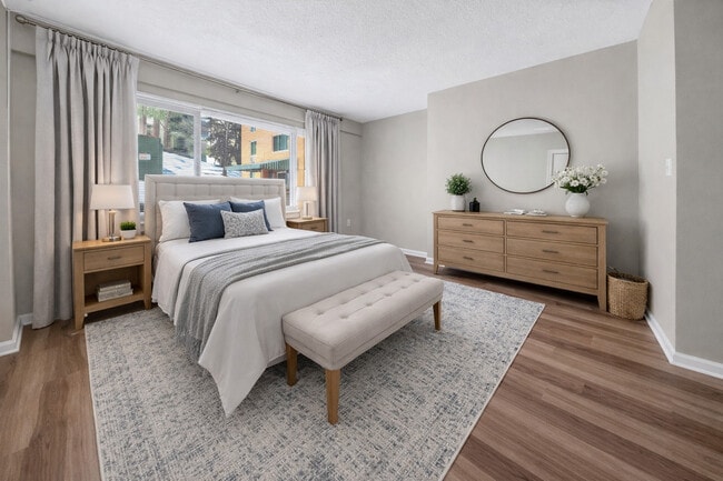 Building Photo - Pooks Hill Tower & Court