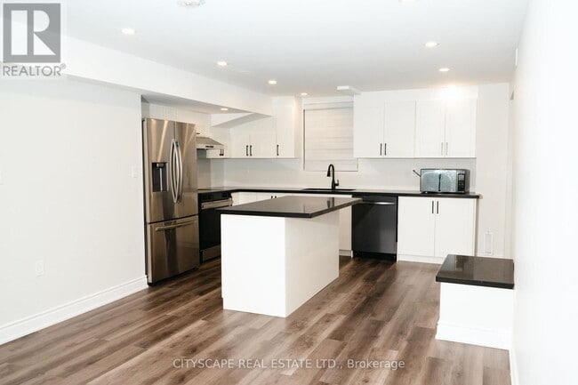 Building Photo - 812 Magnolia Tsse.