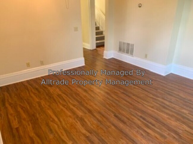 Building Photo - 531 W Ormsby Ave