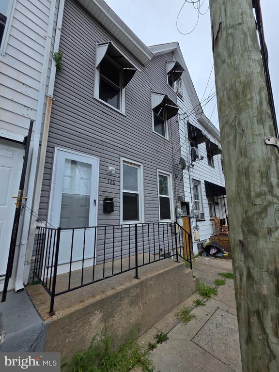 Foto principal - 166 Jersey St