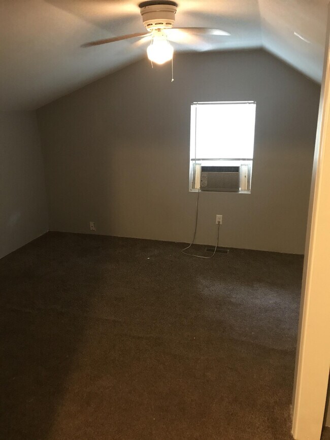 Foto del edificio - 415 S Fruitridge Ave