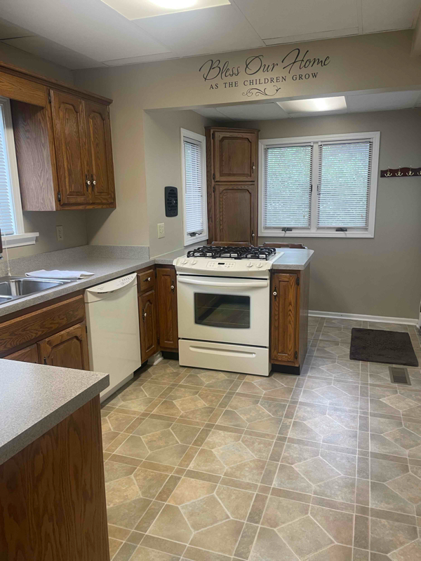 Building Photo - 2716 Buena Vista Dr