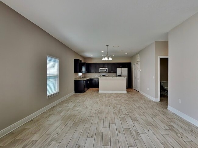 Foto del edificio - 1333 Salisbury Dr