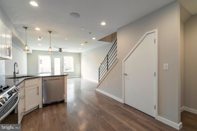 Building Photo - 762 S 15th St