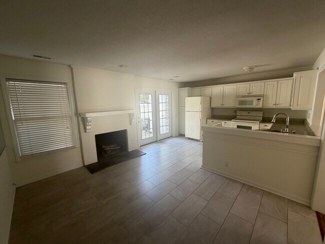 Kitchen - 7230 Meeting St