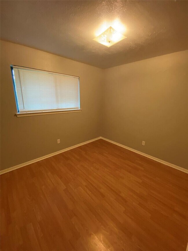 Foto del edificio - 1102 Laurelhill Court