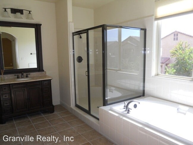 Building Photo - 4 br, 3 bath House - 1207 E. Via Verde Dr.